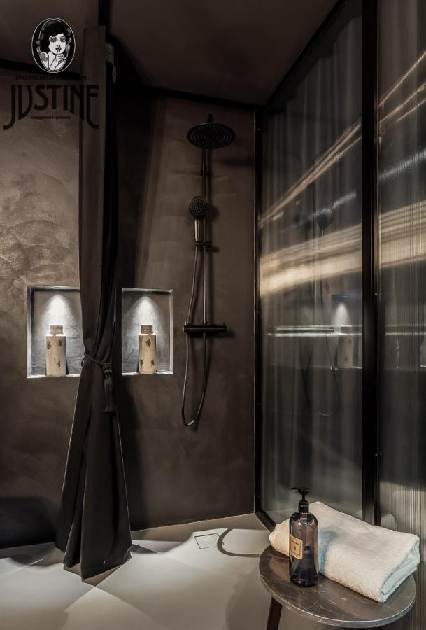 Suite Shibari: Elegant Madrid Rio Apartment Exterior photo